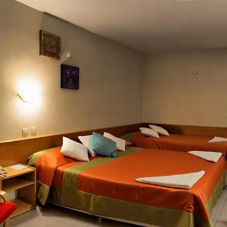 Golden Gate كوشاداسيه