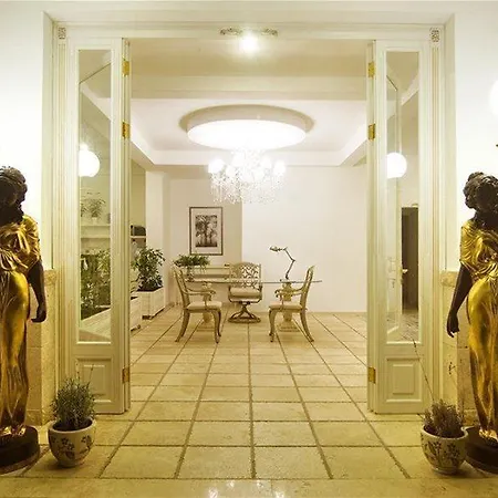 Hotel Golden Gate 3*