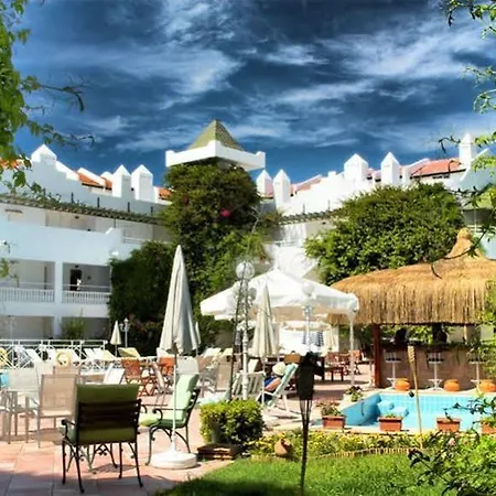 فندق Golden Gate كوشاداسيه